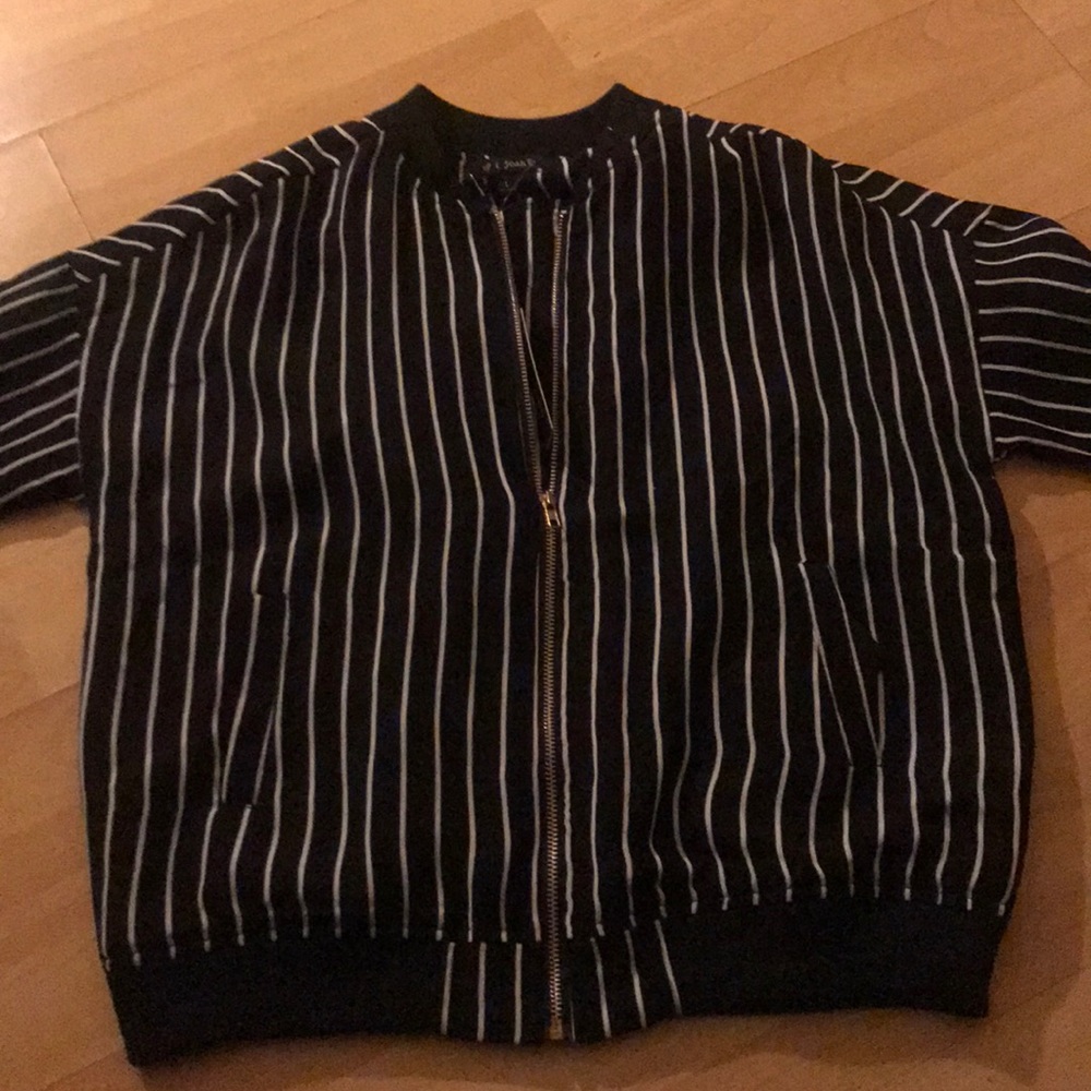 Cute Black and White Striped Jacket💙